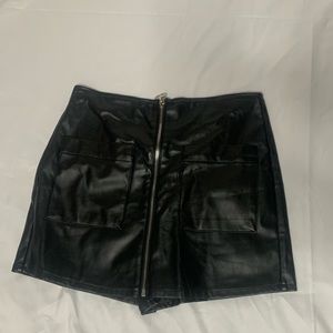 COPY - Faux leather skort